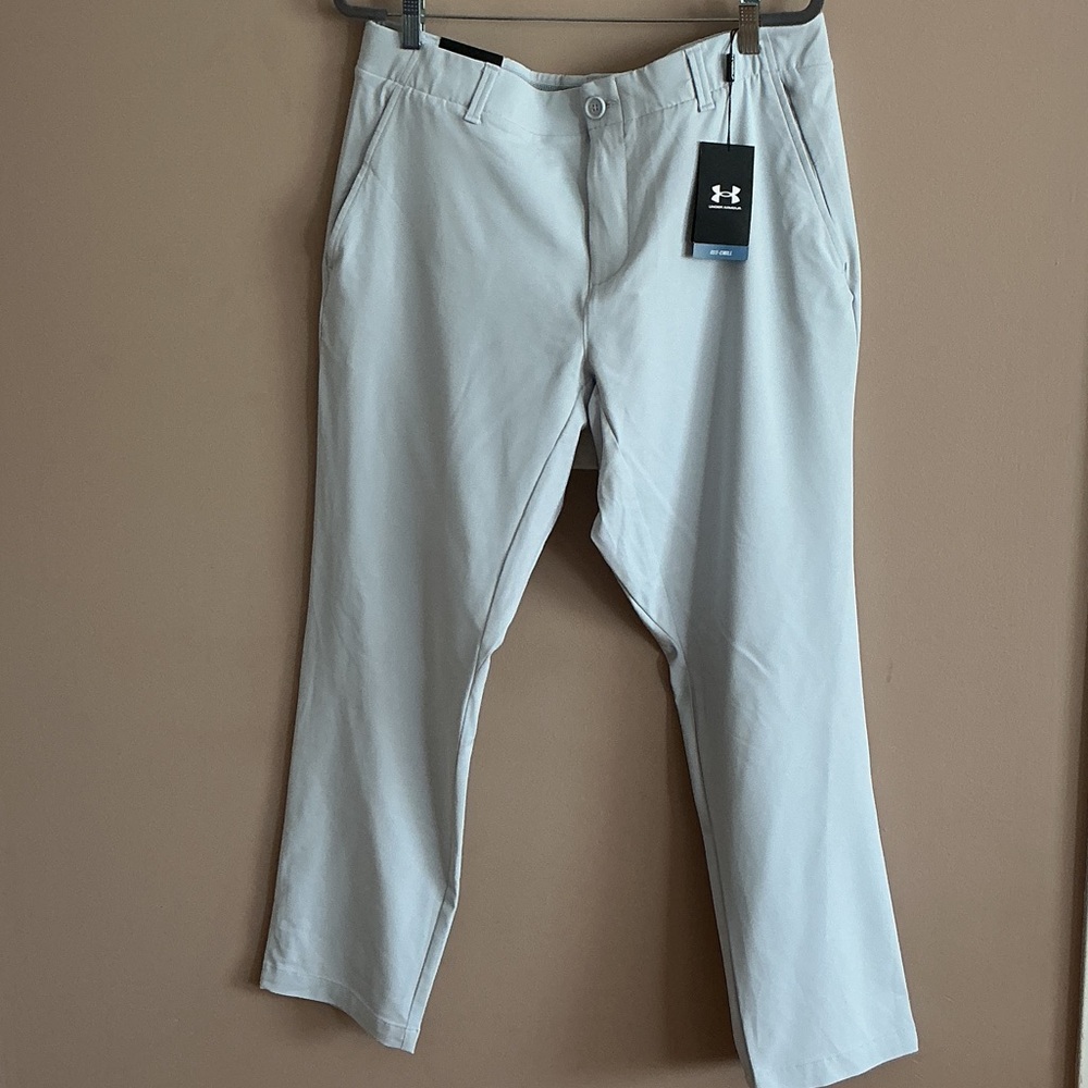 NWT Under Armour Men's Cream Chinos size 38/30